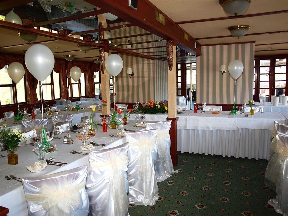 Botel Marina Bratysława Zewnętrze zdjęcie
