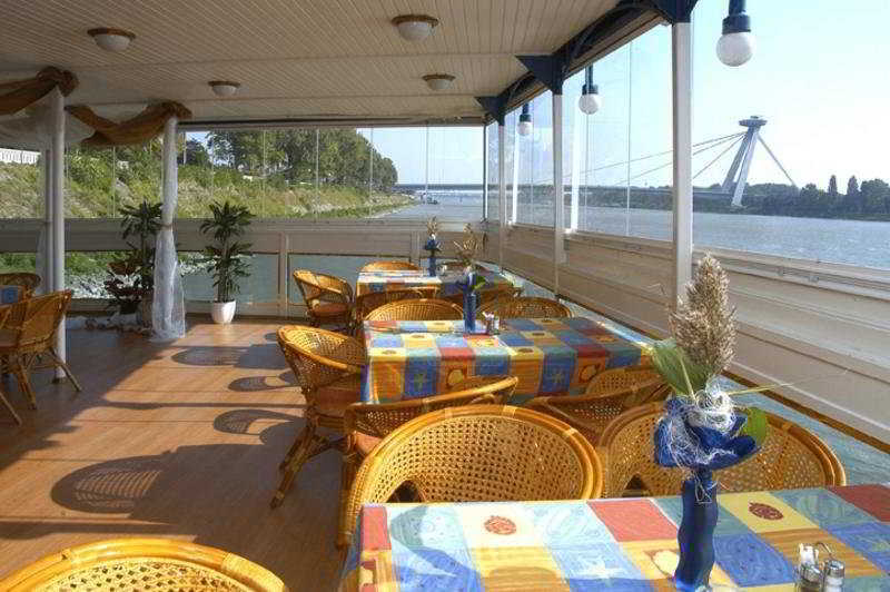 Botel Marina Bratysława Zewnętrze zdjęcie