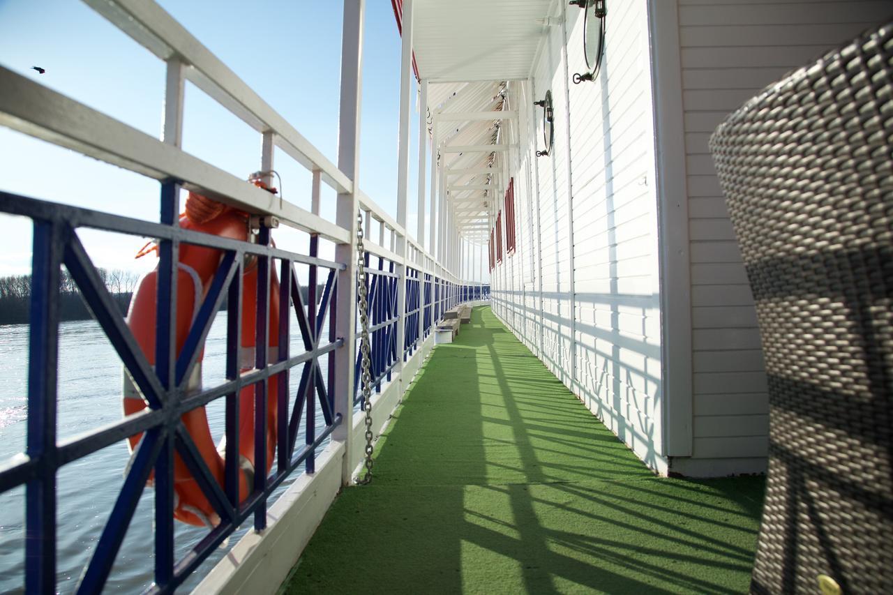 Botel Marina Bratysława Zewnętrze zdjęcie